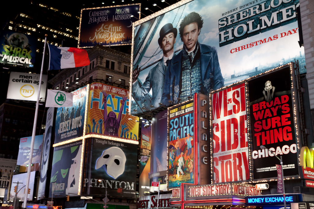 Times Square FIND HOTELS NYC